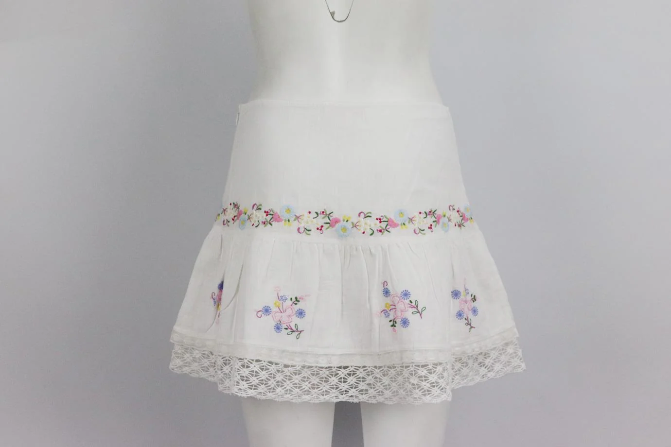 LOVESHACKFANCY EMBROIDERED COTTON VOILE MINI SKIRT US 4 UK 8 - Image 4