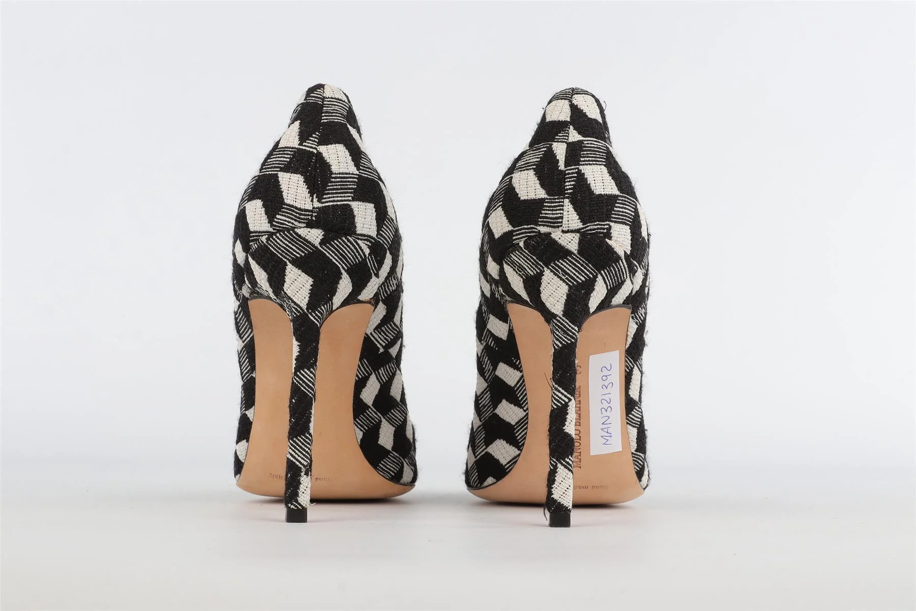 MANOLO BLAHNIK BLACK FABRIC PUMPS EU 38 UK 5 US 8 - Image 5