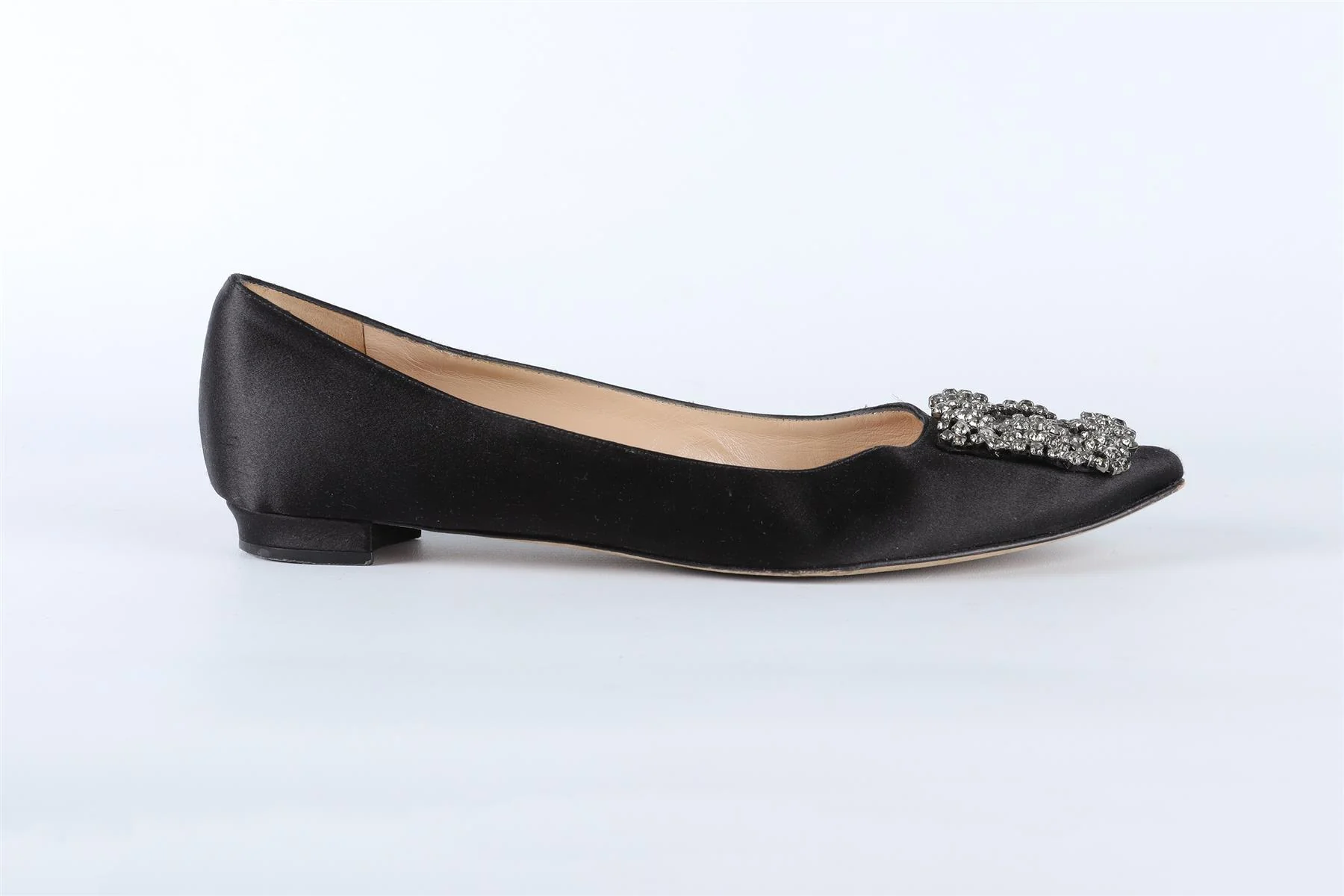 MANOLO BLAHNIK BLACK HANGISI CRYSTAL AND SATIN BALLET FLATS - Image 2