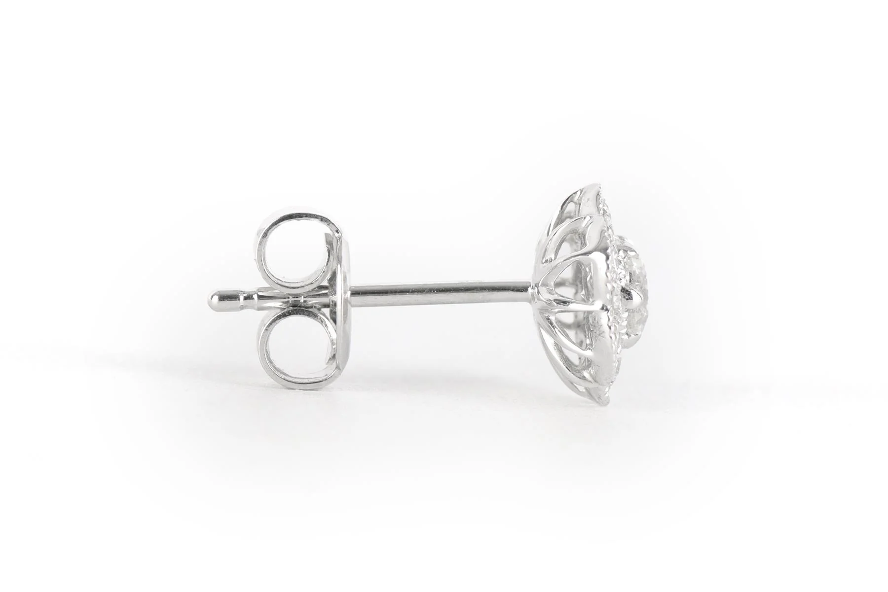 MARCHESA 18K WHITE GOLD AND DIAMOND STUD EARRINGS - Image 4