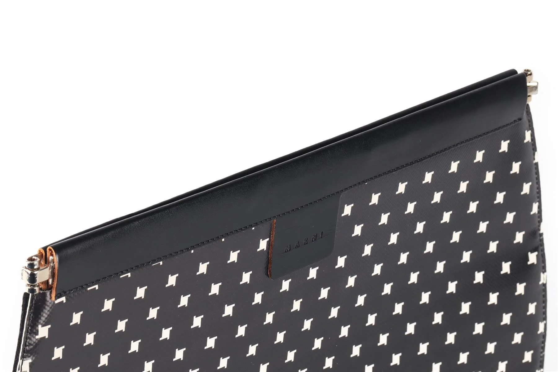 MARNI BLACK LEATHER CLUTCH - Image 10