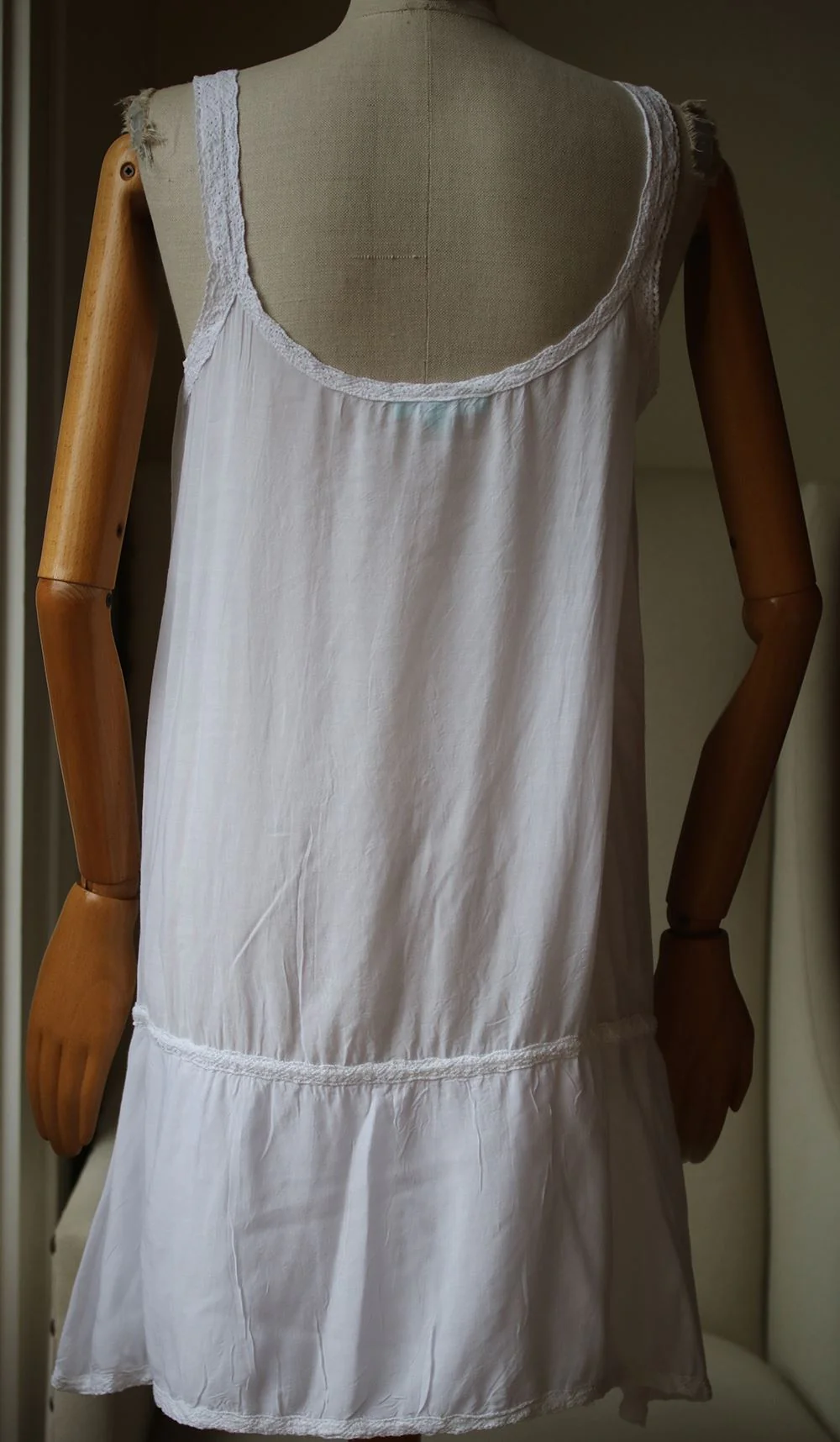 MELISSA ODABASH EMBROIDERED VOILE DRESS SMALL - Image 4