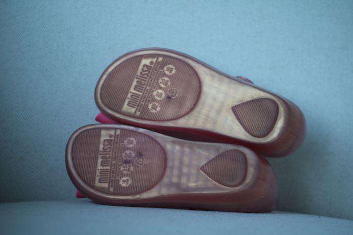 MINI MELISSA GIRLS PINK TRIPLE BOW SHOES EU 27 UK 9 - Image 4