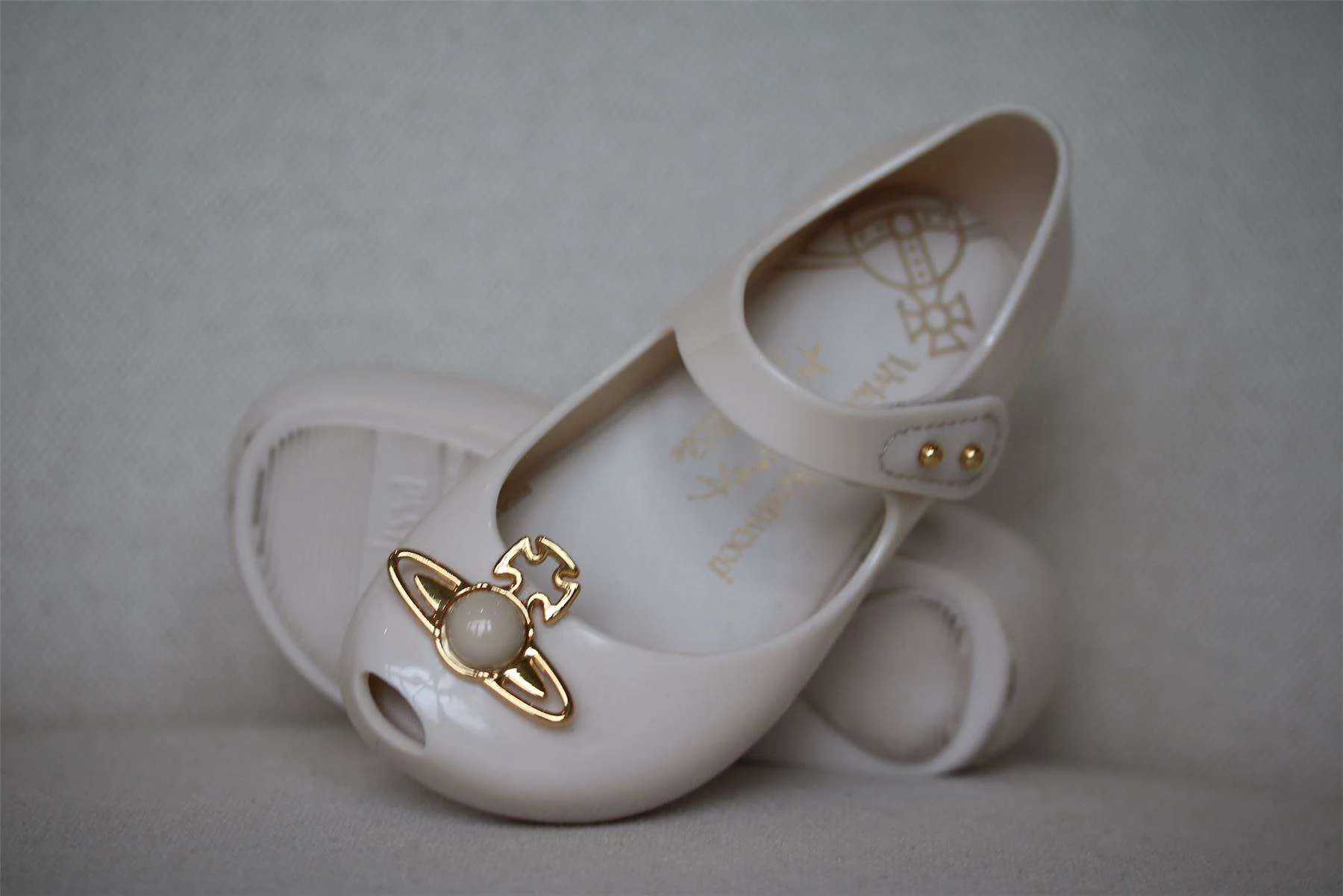 MINI MELISSA X VIVIENNE WESTWOOD GIRLS IVORY PEARL ORB JELLY SHOES EU 25/26 UK 8 - Image 3