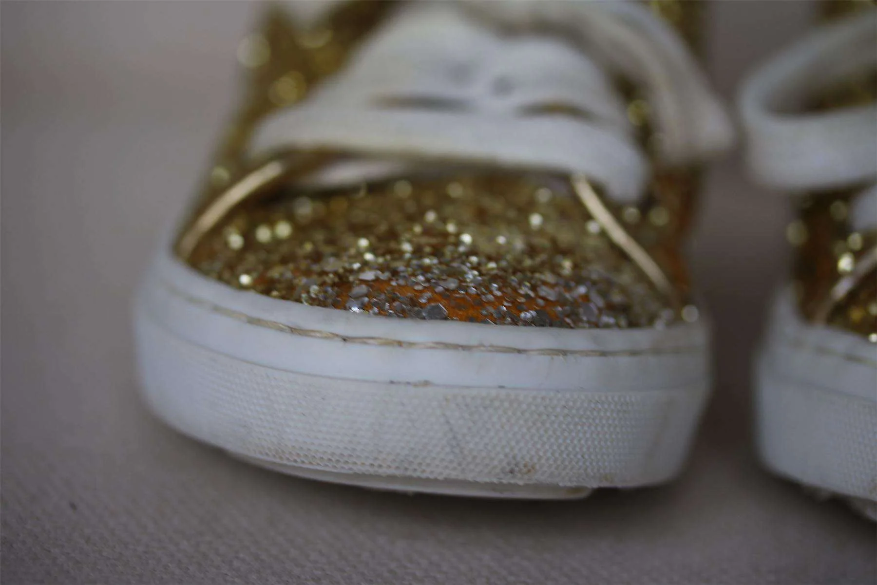 MINNA PARIKKA MINI GIRLS GOLD GLITTER TRAINERS EU 24 UK 7 - Image 4