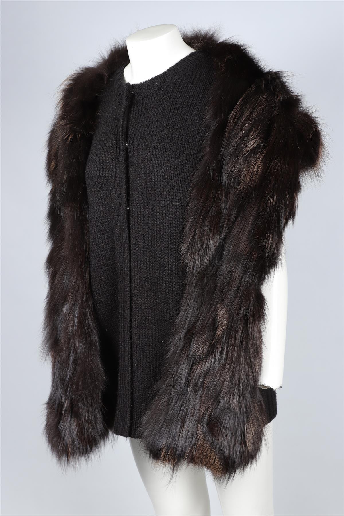 MIU MIU BLACK 2009 WOOL AND FOX FUR GILET IT 40 UK 8 - Image 3