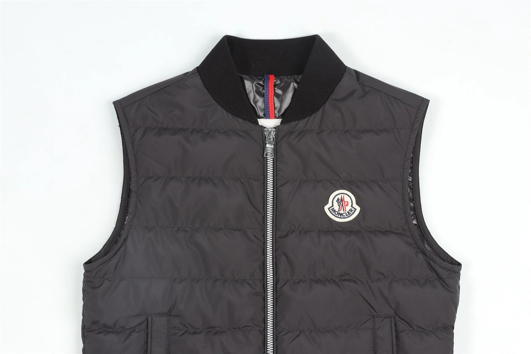 MONCLER BLACK KIDS BOYS PADDED GILET 8 YEARS - Image 3
