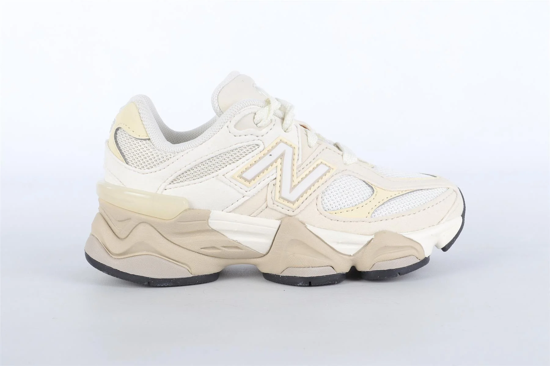 NEW BALANCE CREAM KIDS GIRLS SNEAKERS EU 28 UK 10 US 10.5 - Image 2