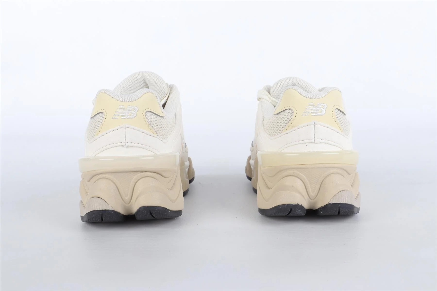 NEW BALANCE CREAM KIDS GIRLS SNEAKERS EU 28 UK 10 US 10.5 - Image 5
