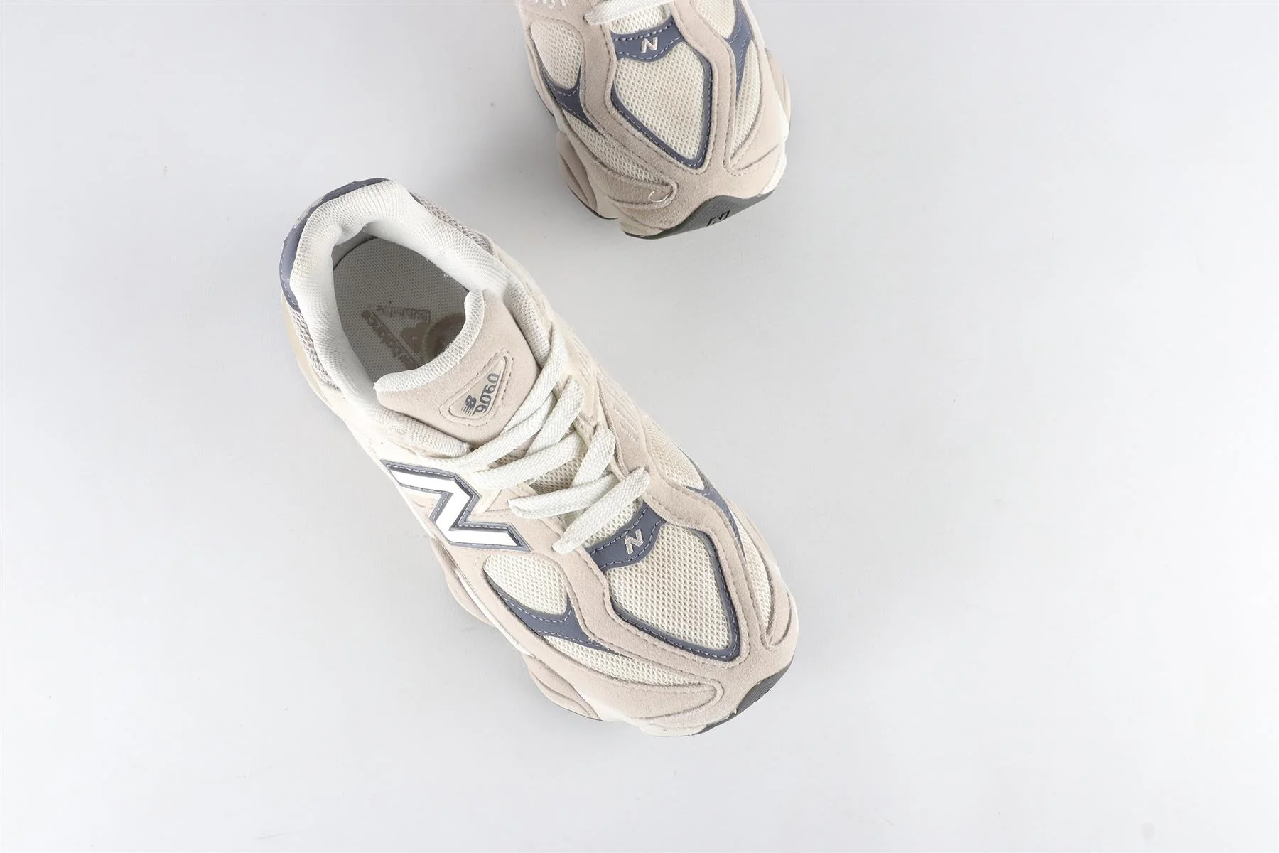 NEW BALANCE GREY KIDS BOYS SNEAKERS EU 35 UK 2.5 US 3 - Image 4