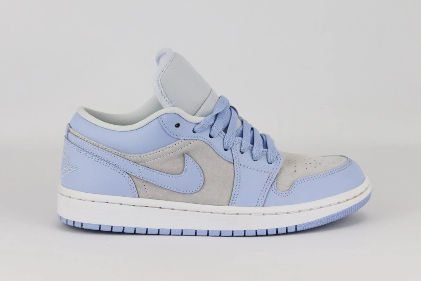 NIKE AIR JORDAN 1 LOW LEATHER AND SUEDE SNEAKERS EU 38.5 UK 5 US 7.5 - Image 2