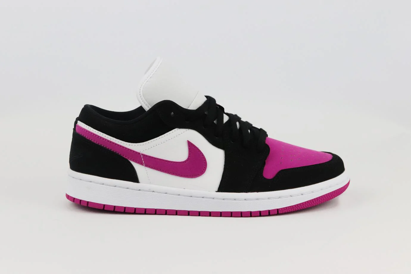 NIKE AIR JORDAN 1 LOW LEATHER SNEAKERS EU 39 UK 6 US 9 - Image 2