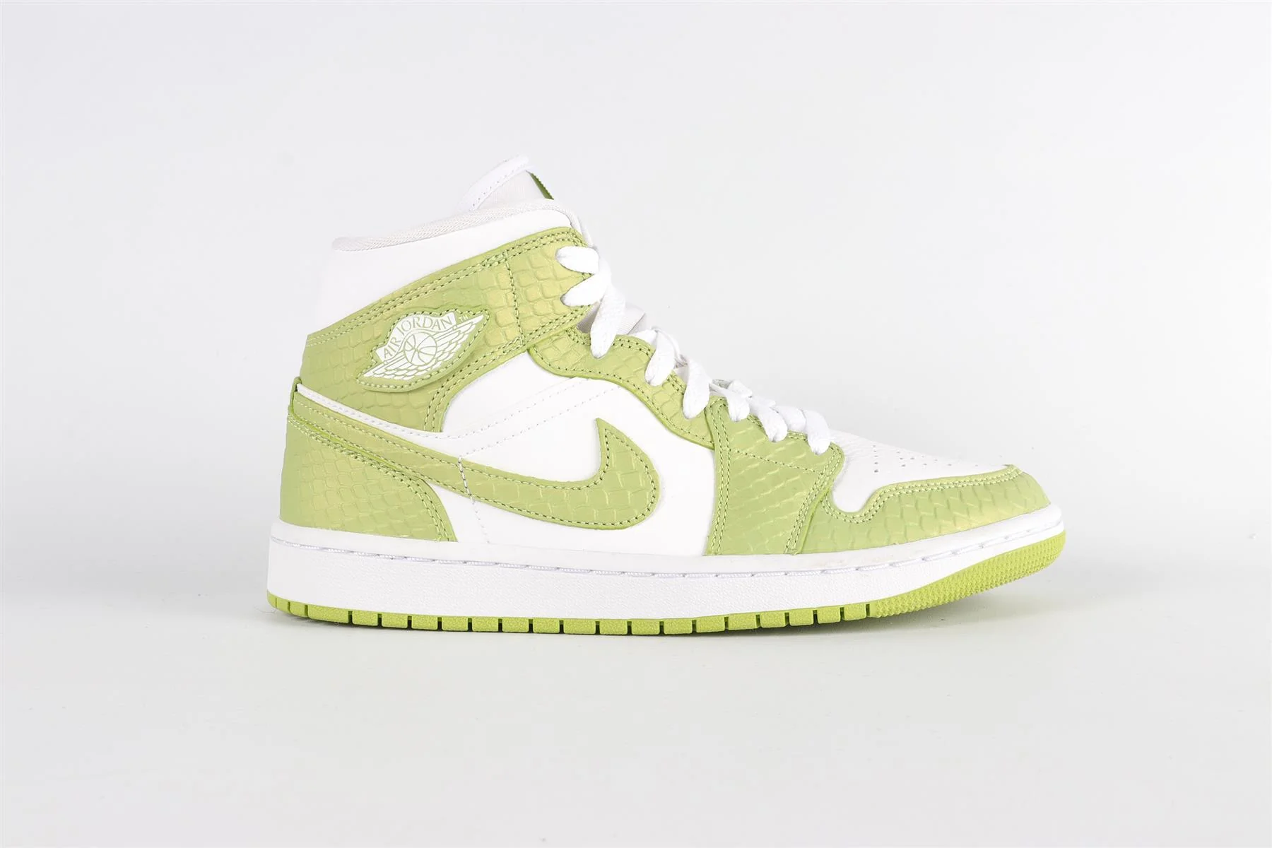 NIKE AIR JORDAN 1 MID GREEN PYTHON SNEAKERS EU 39, UK 5.5, US 8 - Image 2