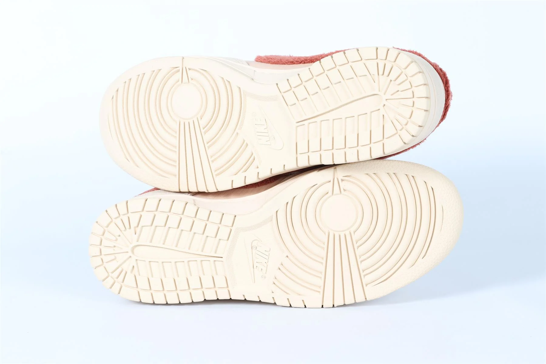 NIKE BEIGE LOW TERRY SWOOSH SUEDE SNEAKERS EU 38.5 UK 5 US 7.5 - Image 6