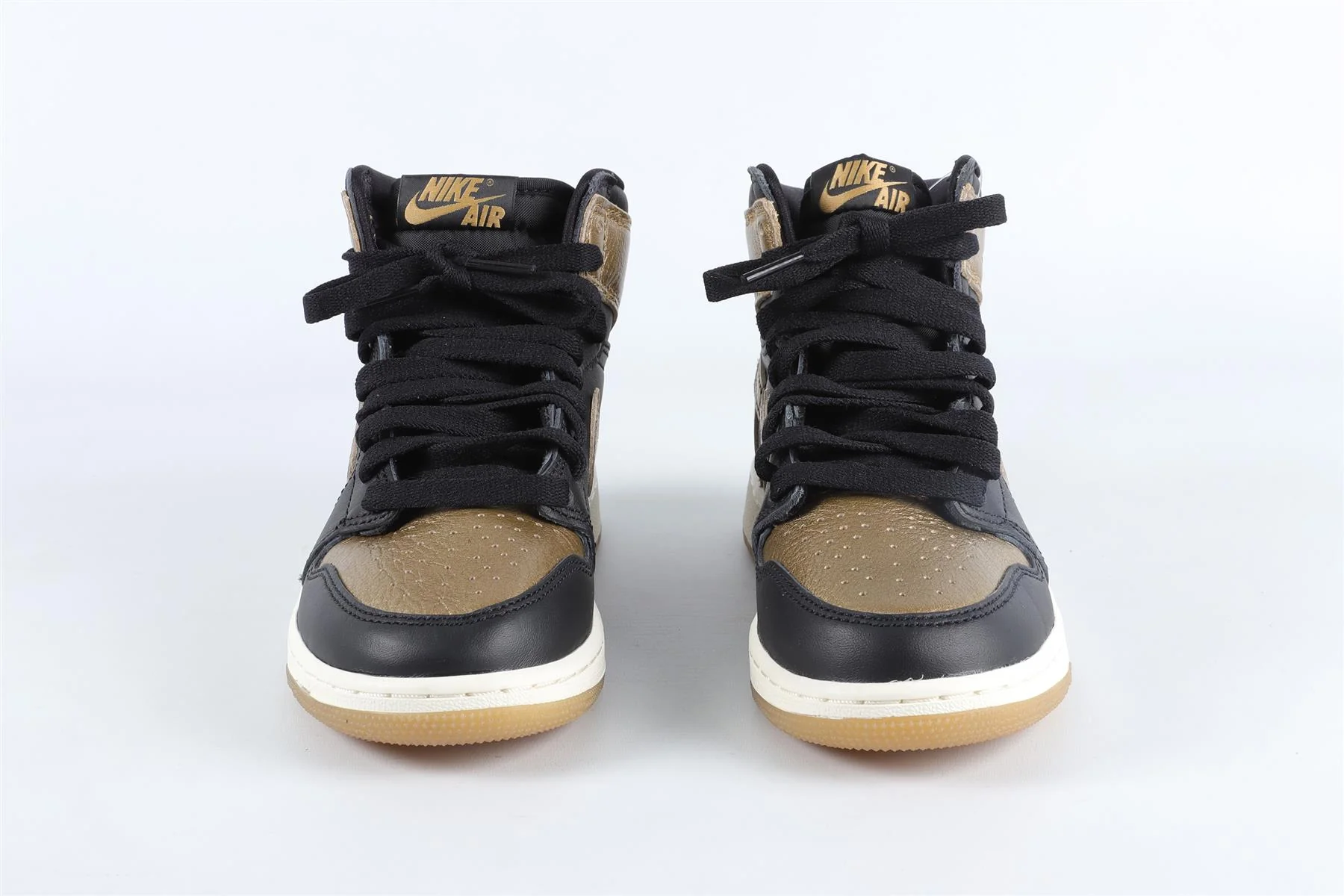 NIKE BLACK AND GOLD LEATHER HIGH TOPS EU 36 UK 3.5 US 4 - Image 3