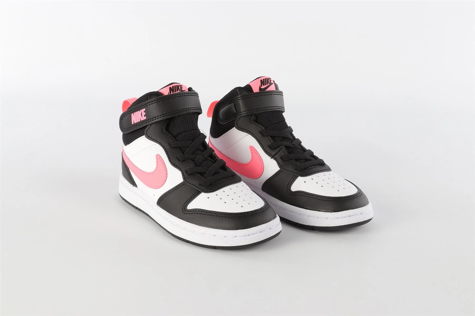 NIKE BLACK GIRLS TRAINERS EU 29 UK 10.5 US 11.5 - Image 2
