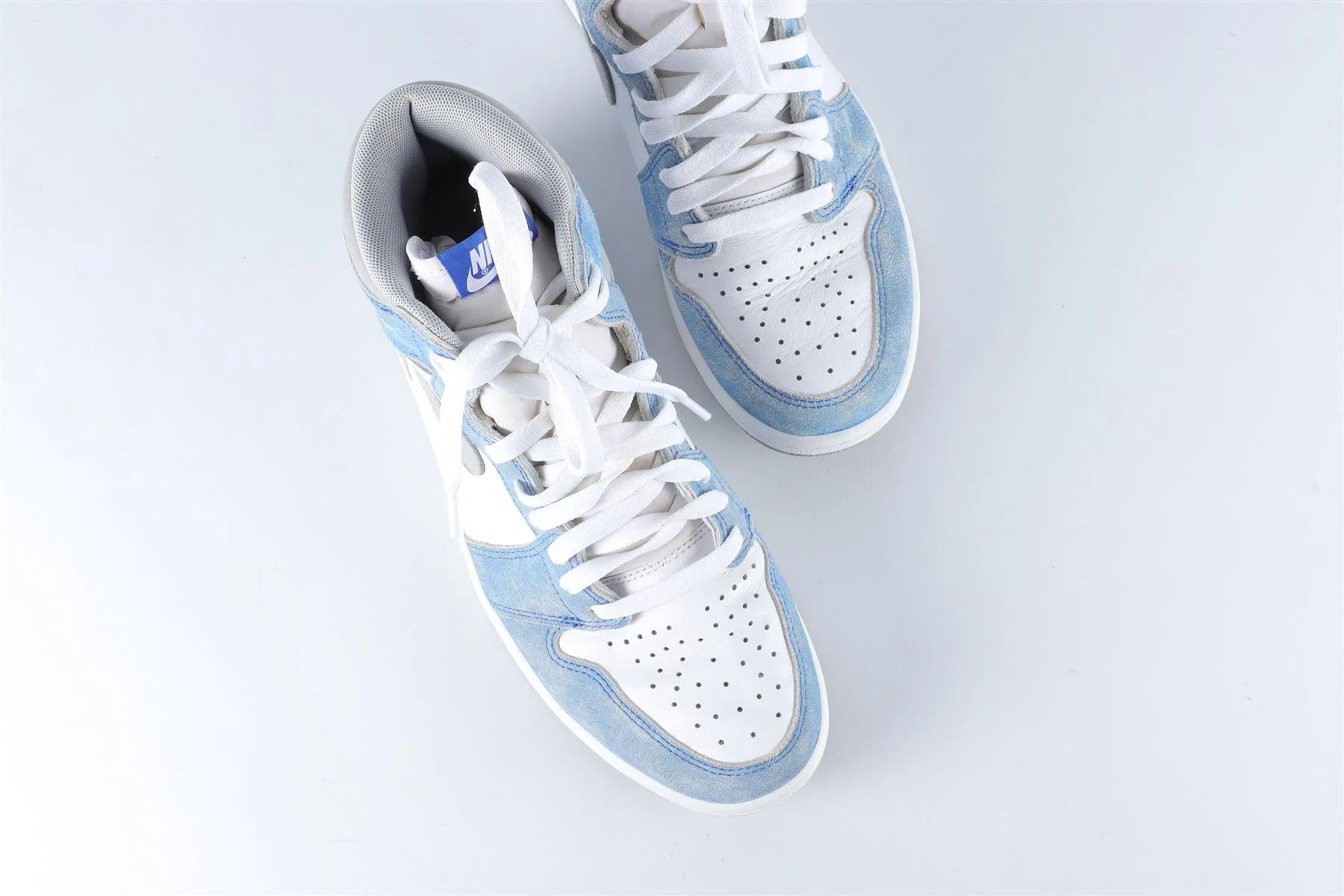 NIKE BLUE MEN'S AIR JORDAN 1 RETRO HIGH HYPER ROYAL SNEAKERS EU 43 UK 8.5 US 9.5 - Image 4