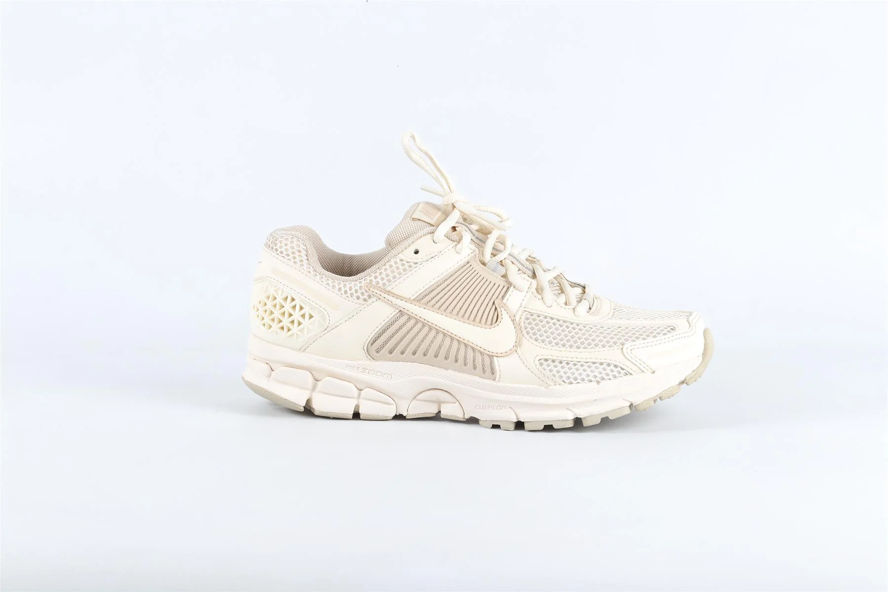 NIKE CREAM TRAINERS EU 39 UK 5.5 US 8 - Image 2