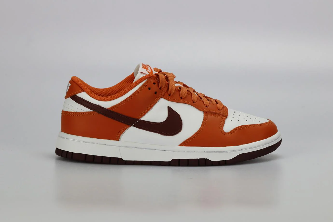 NIKE DUNK LOW BRONZE ECLIPSE LEATHER SNEAKERS EU 37.5 UK 5.5 US 8 - Image 2