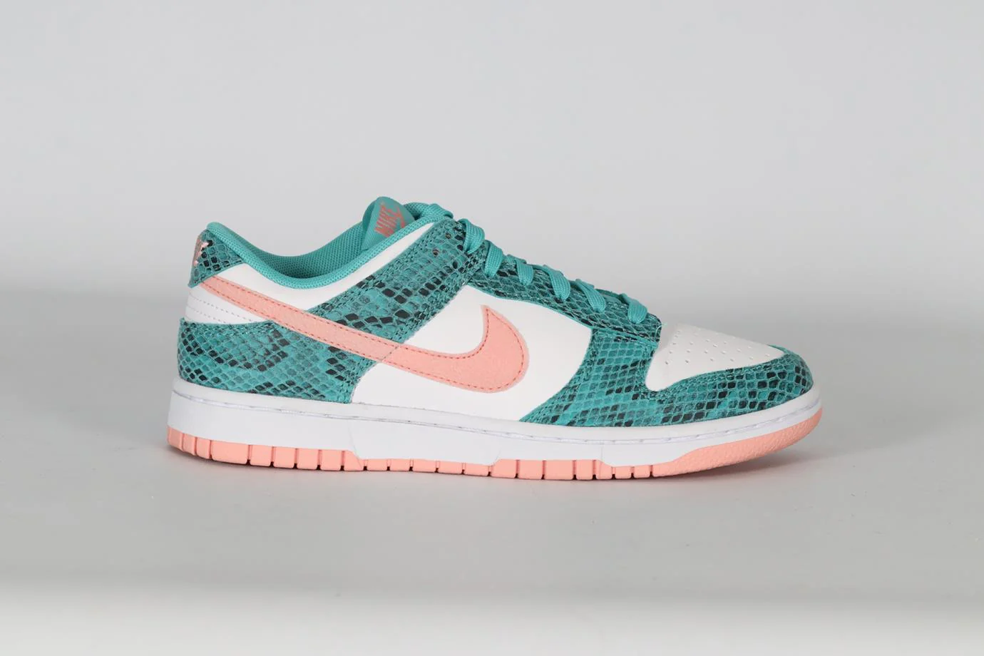 NIKE DUNK LOW WASHED TEAL LEATHER SNEAKERS EU 38.5 UK 5.5 US 8.5 - Image 2