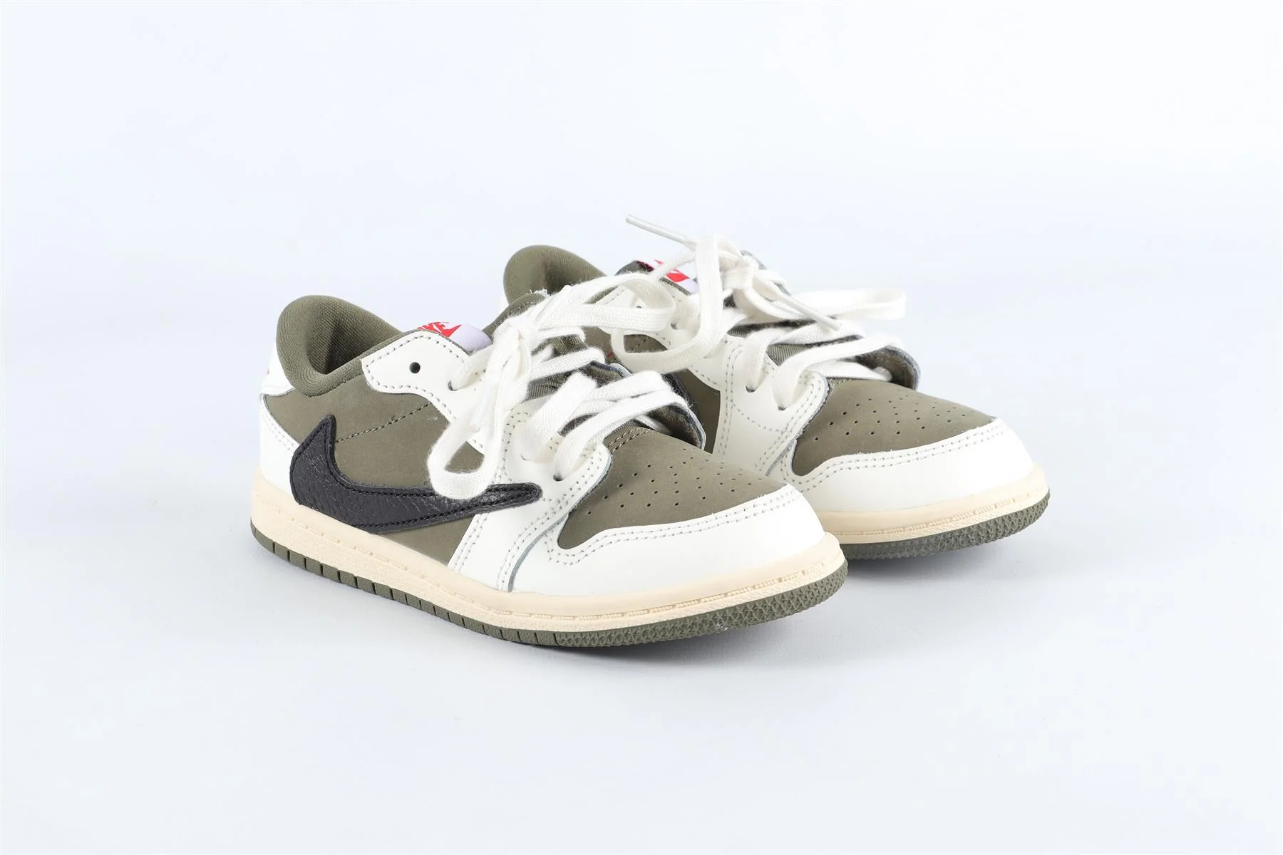 NIKE GREEN BOYS SUEDE TRAINERS EU 27 UK 9.5 US 10 - Image 2