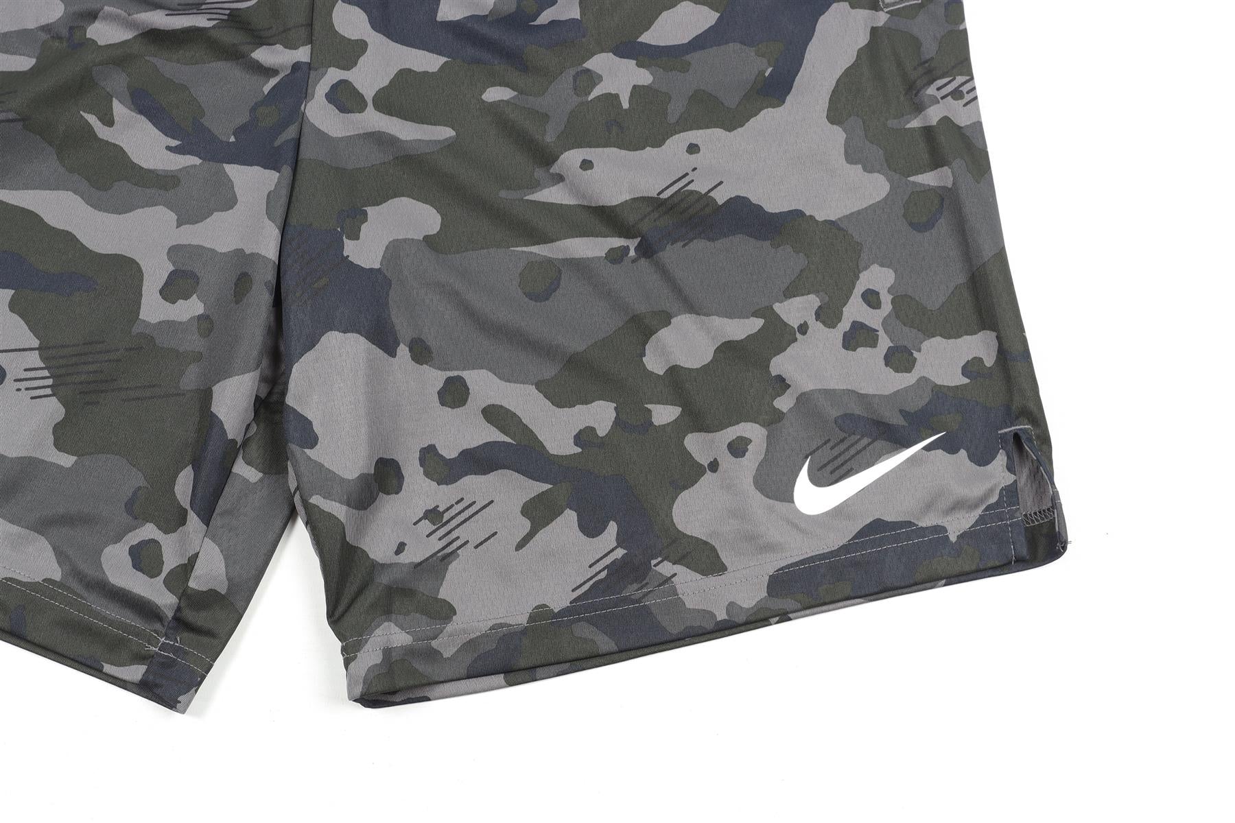 NIKE GREEN MEN'S SHORTS LARGE - Image 3