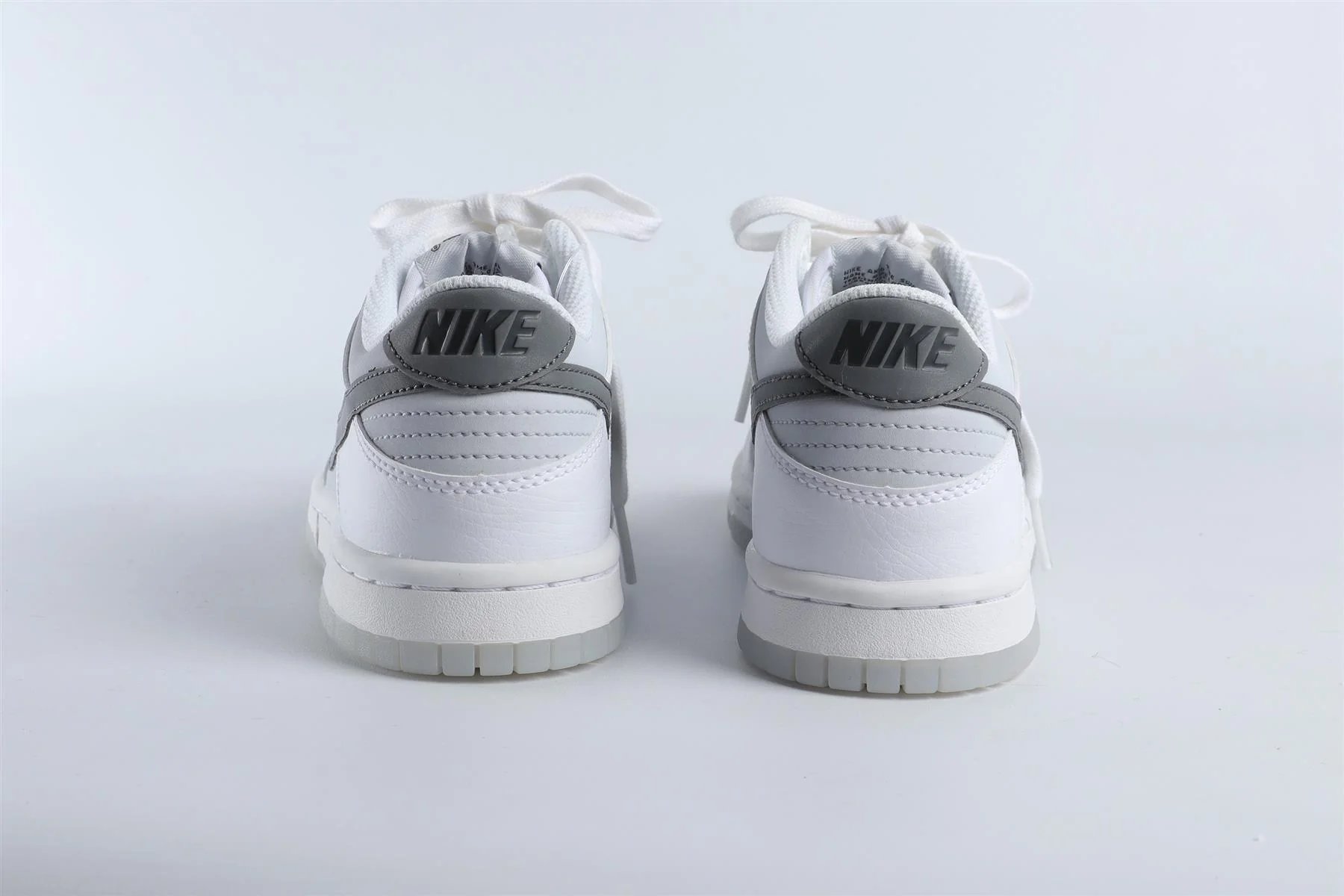NIKE GREY KIDS LEATHER SNEAKERS EU 35.5 UK 3 US 3.5 - Image 5