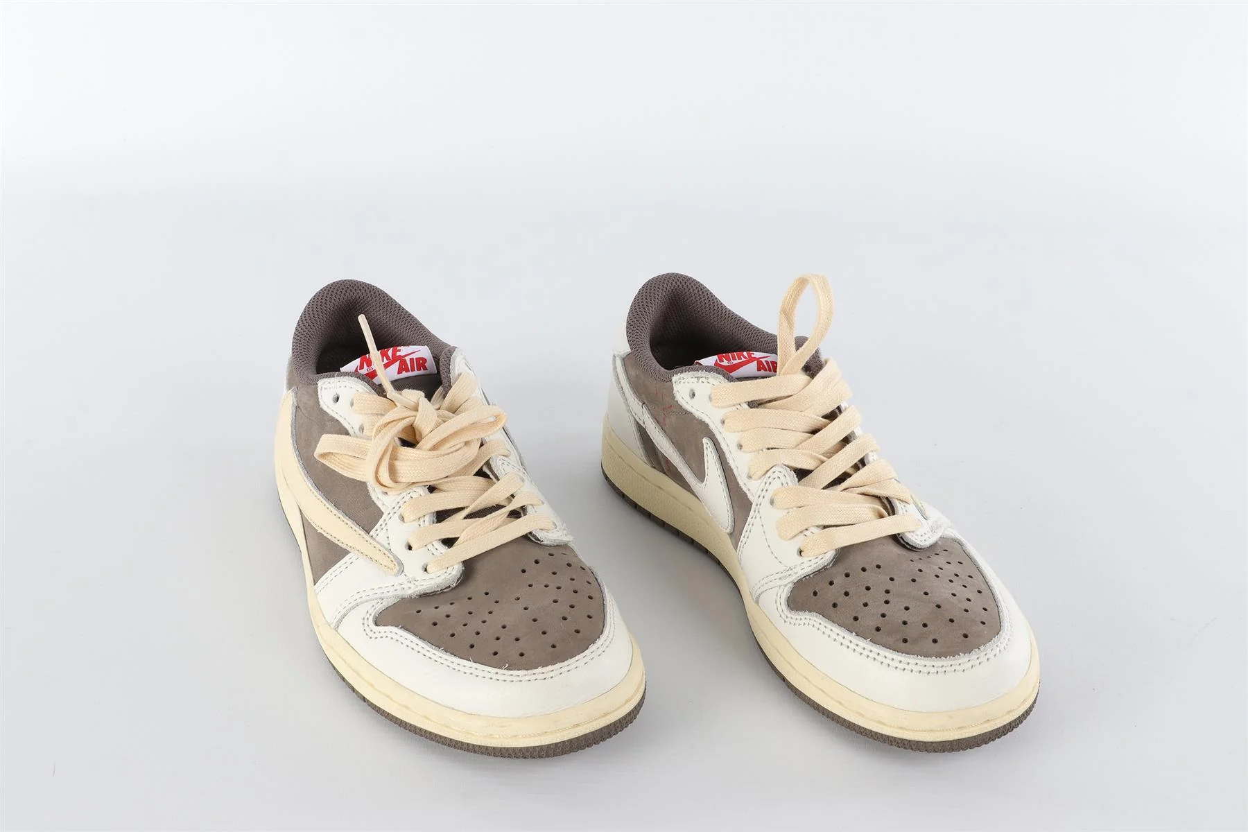 NIKE GREY LEATHER TRAINERS EU 37 UK 4 US 6.5 - Image 4