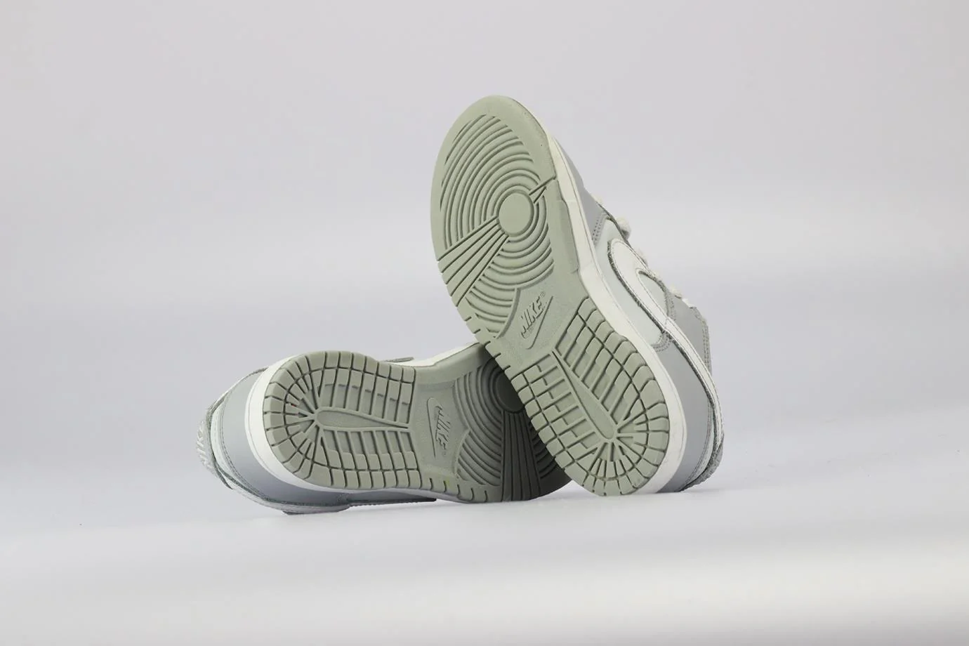 NIKE KIDS BOYS DUNK LOW PURE PLATNIUM LEATHER SNEAKERS EU 32 UK 13.5 - Image 5