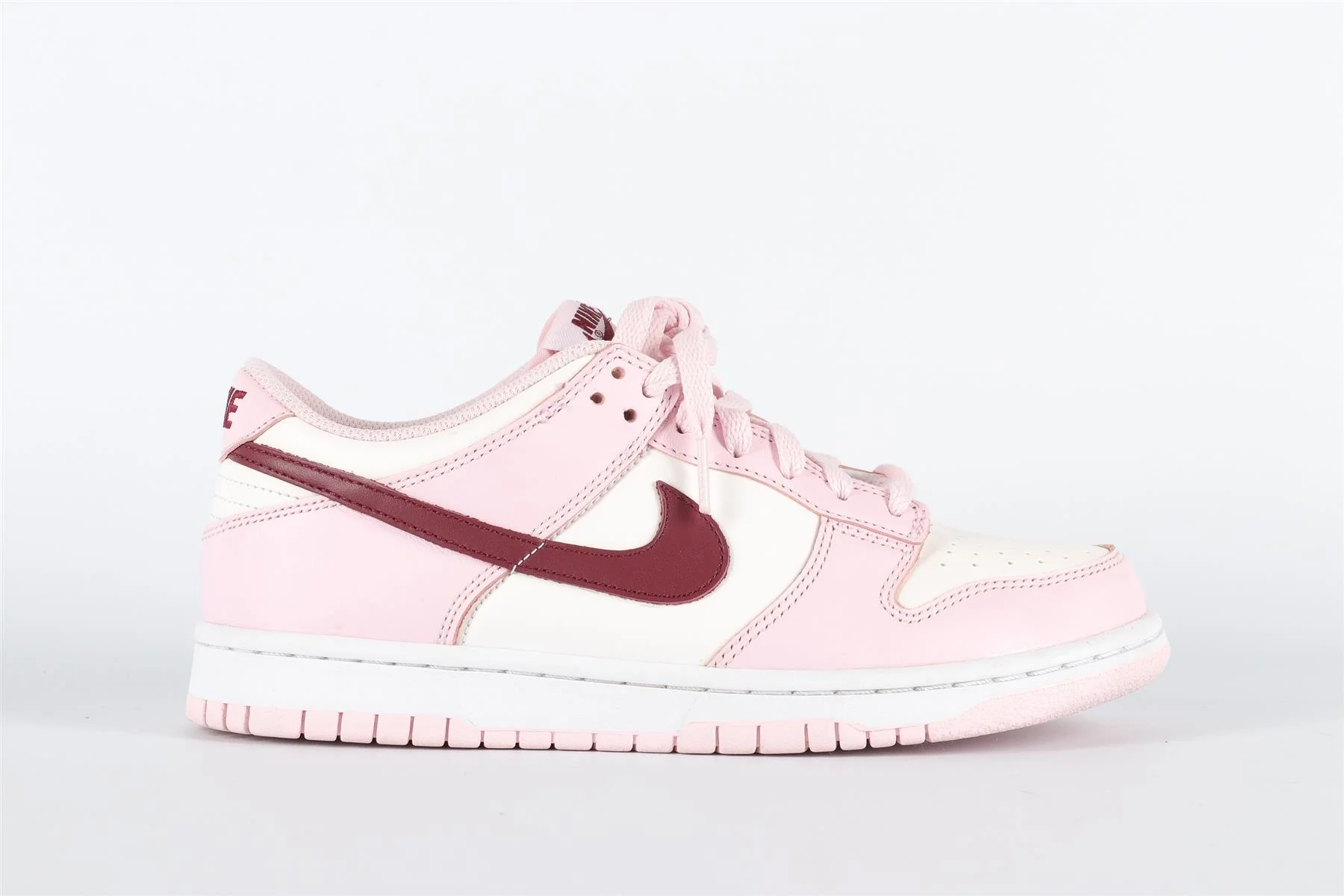 NIKE PINK DUNK VALENTINES DAY SNEAKERS EU 39 UK 6 US 6.5 - Image 2