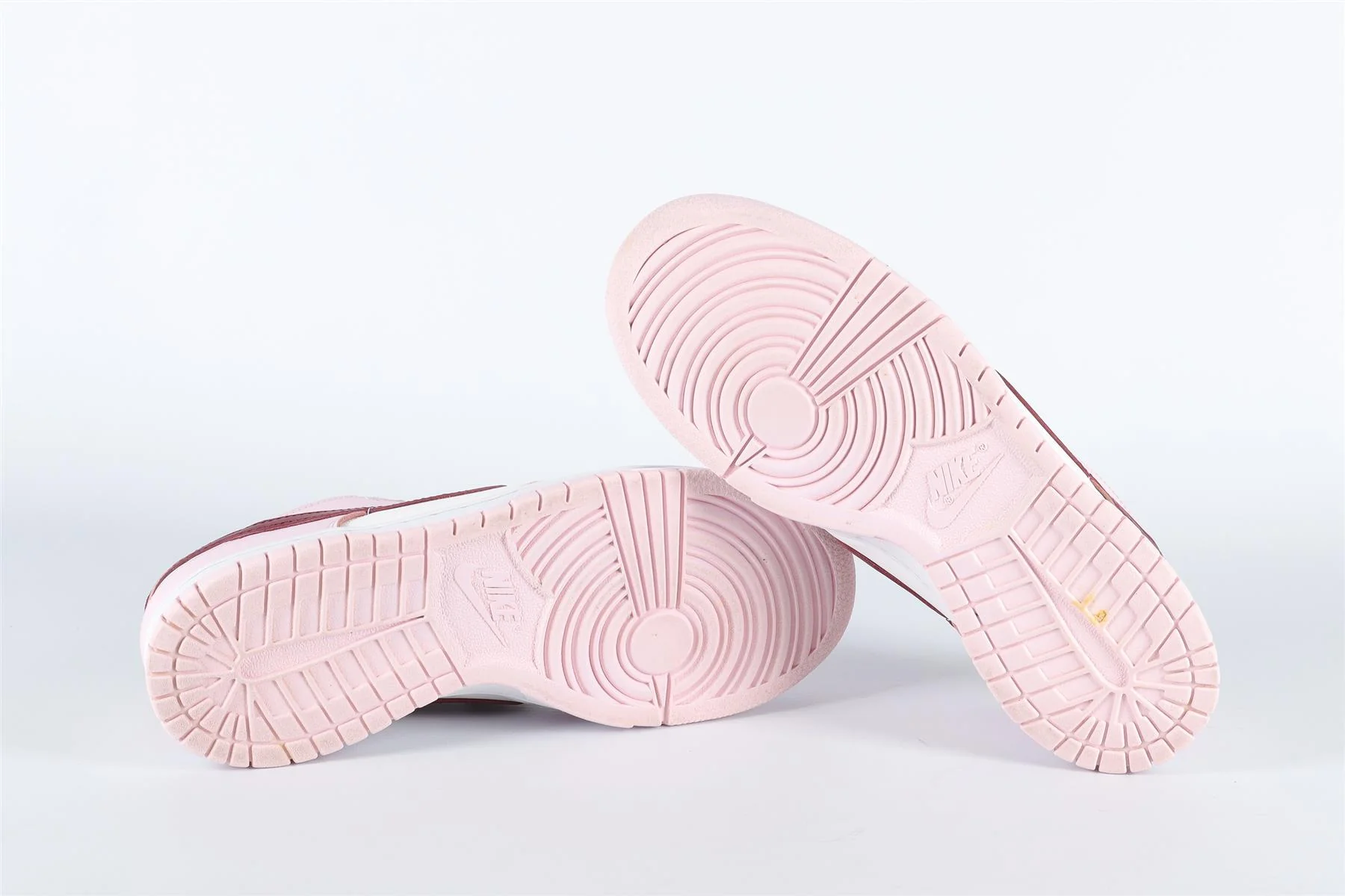 NIKE PINK DUNK VALENTINES DAY SNEAKERS EU 39 UK 6 US 6.5 - Image 6