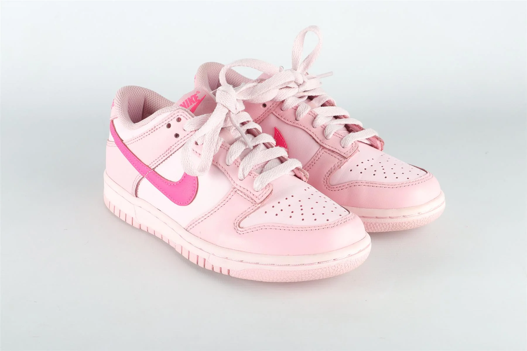 NIKE PINK KIDS GIRLS SNEAKERS EU 35.5 UK 3 US 3.5Y - Image 2
