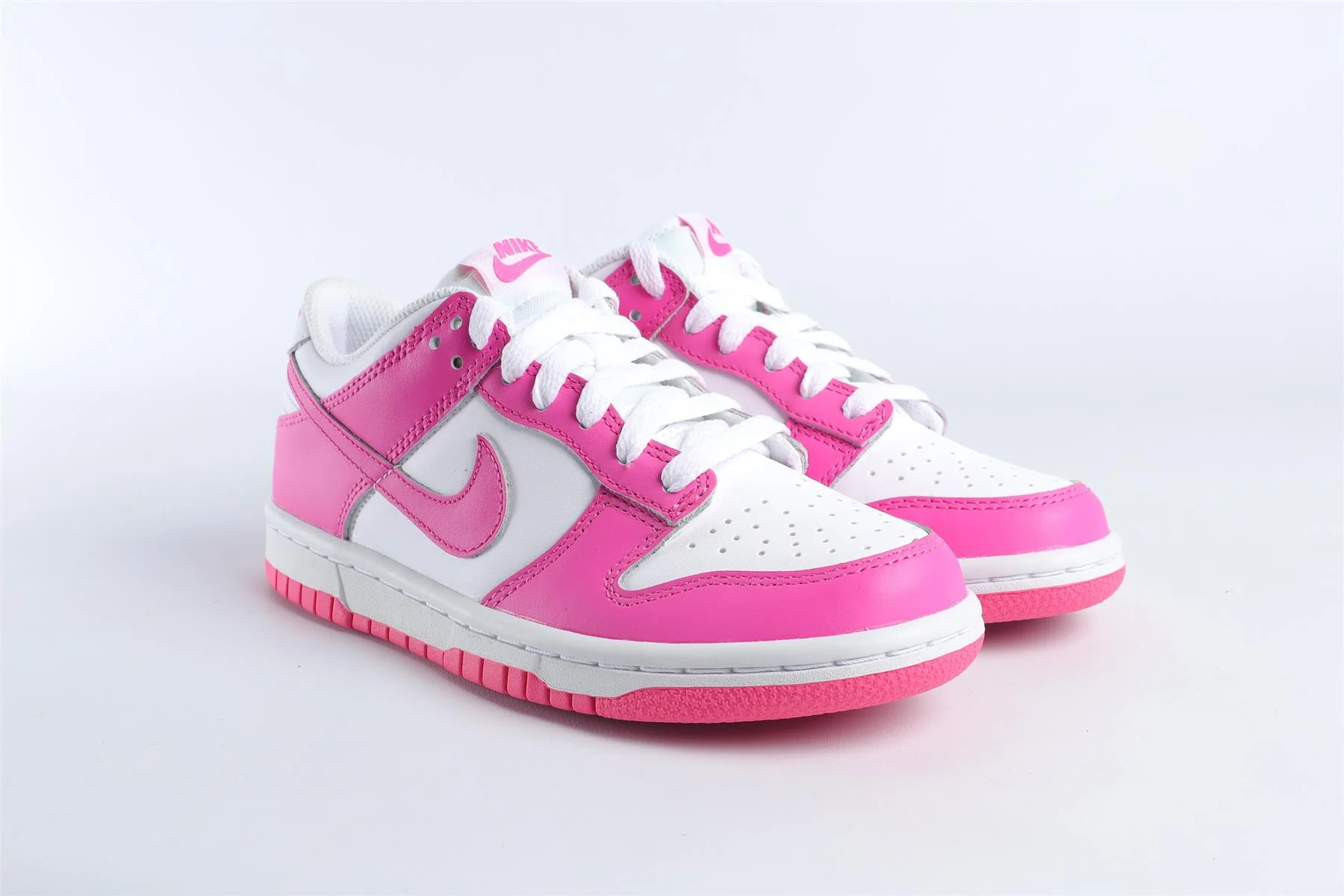 NIKE PINK KIDS LEATHER SNEAKERS EU 35.5 UK 3 US 3.5 - Image 2