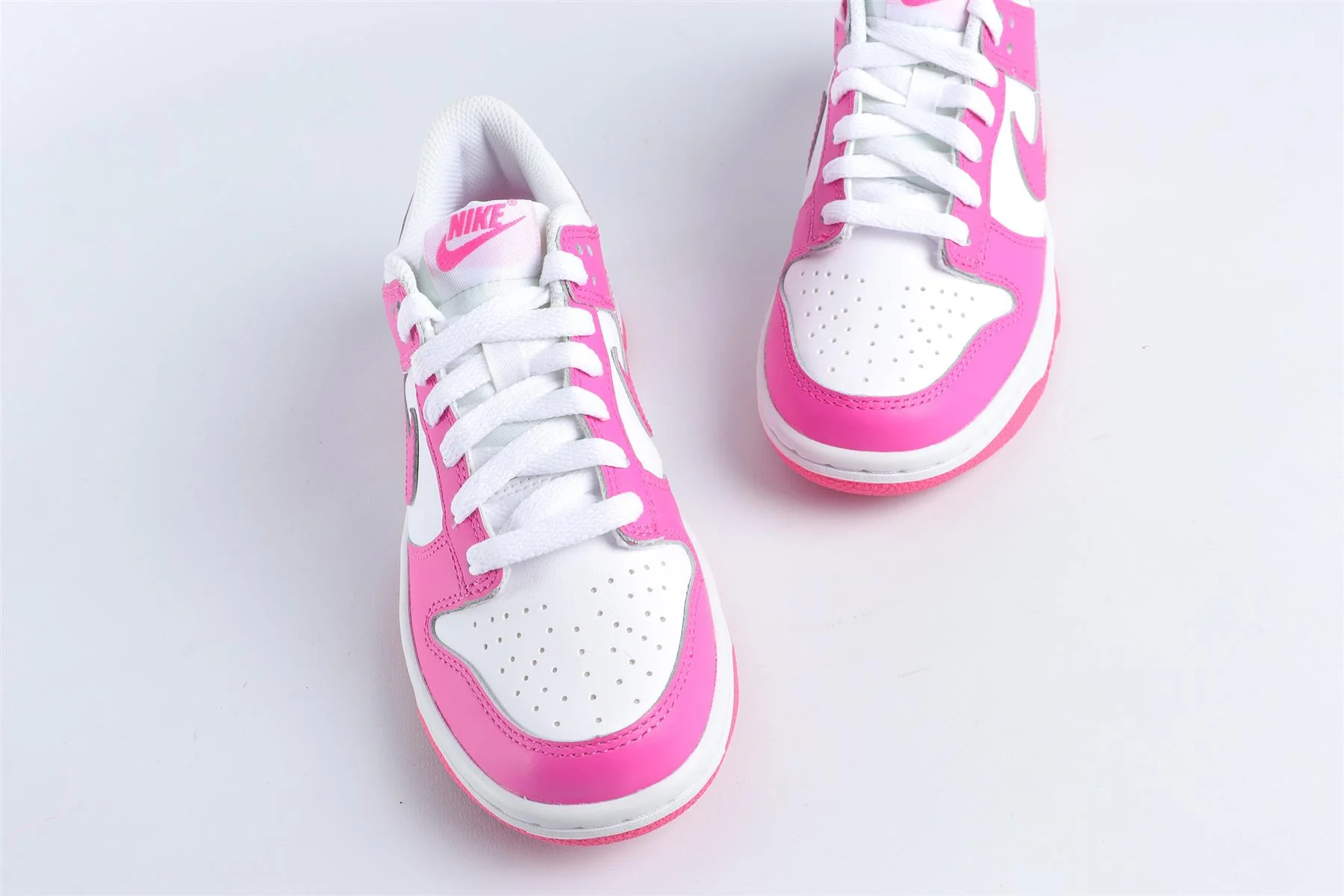 NIKE PINK KIDS LEATHER SNEAKERS EU 35.5 UK 3 US 3.5 - Image 4