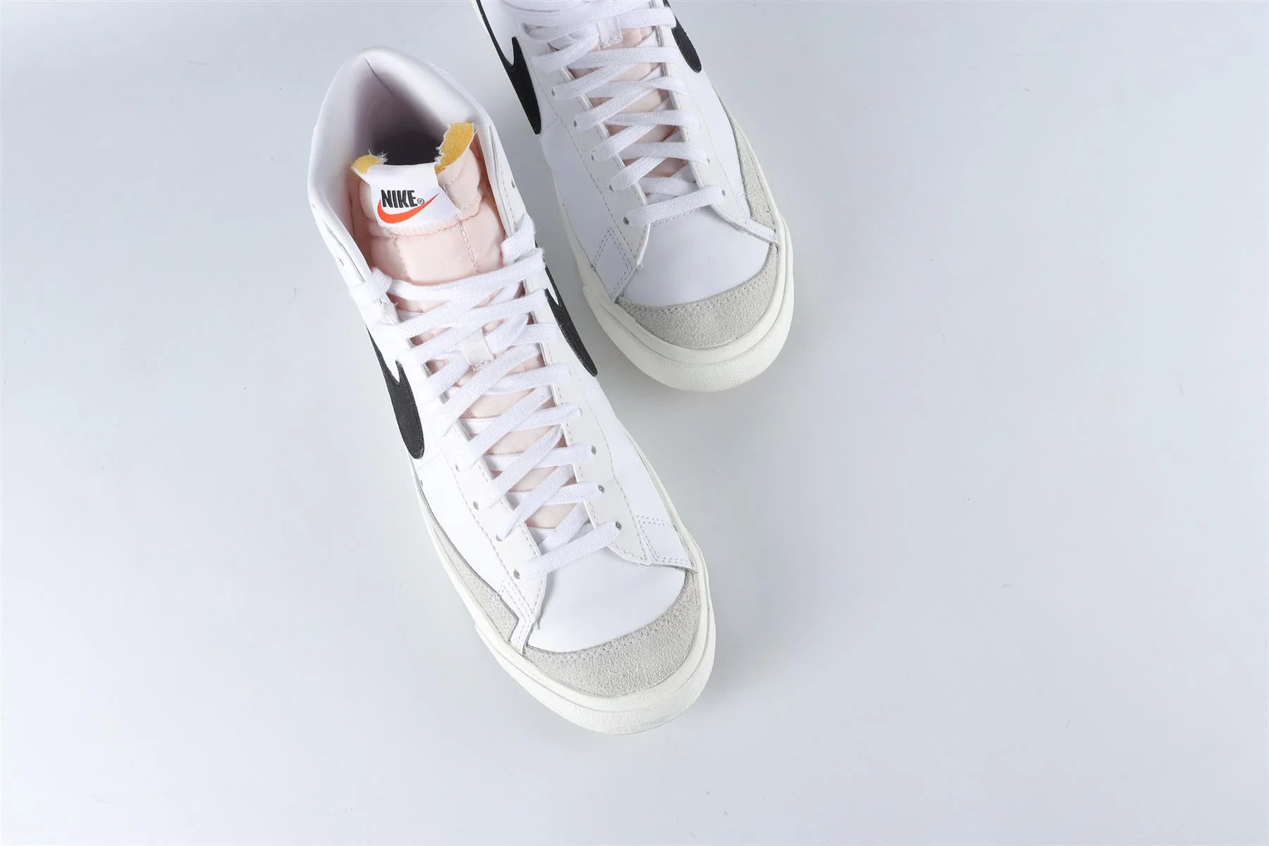NIKE WHITE MEN'S MID '77 VINTAGE SNEAKERS EU 44 UK 9 US 10 - Image 4