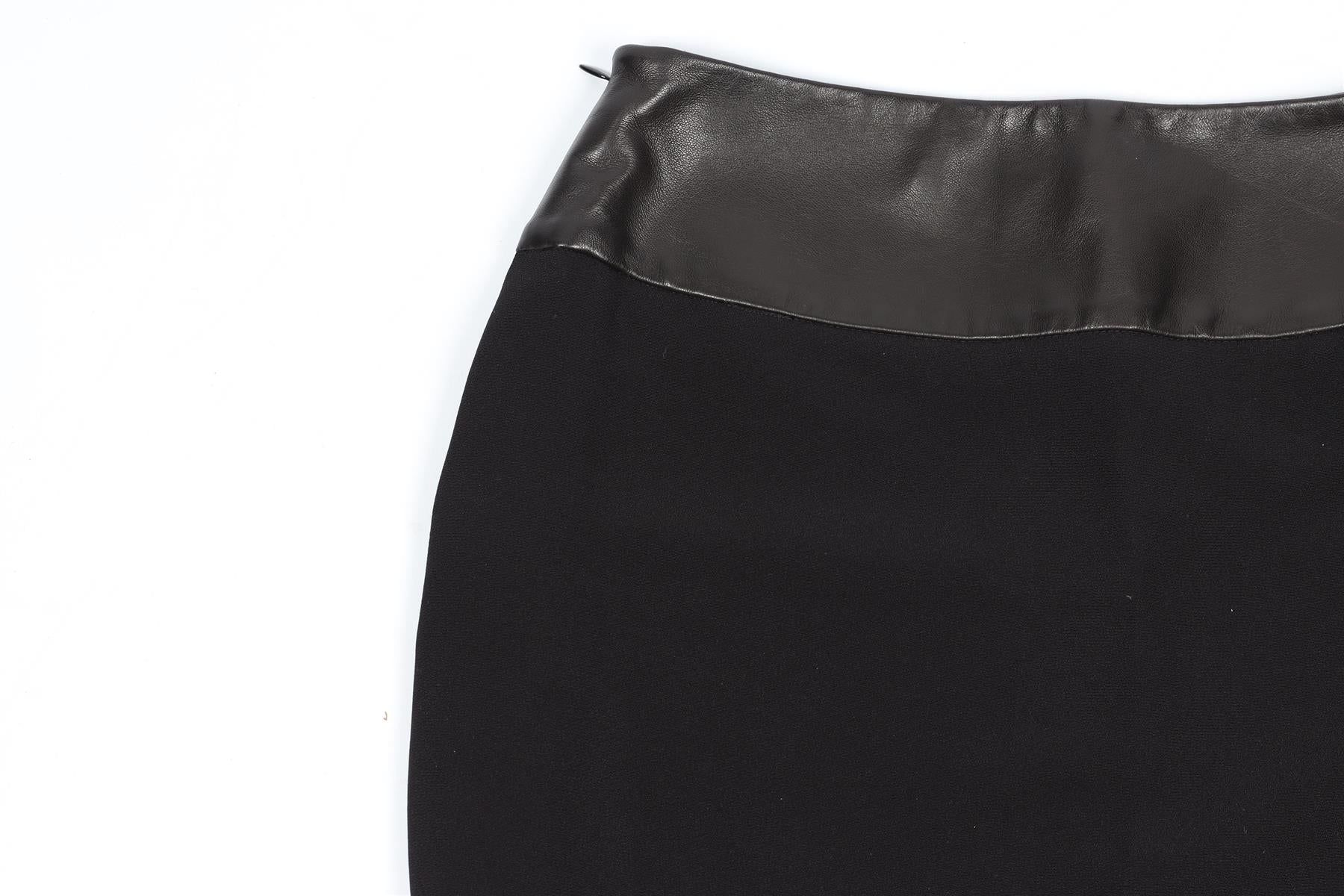 NINA RICCI CREPE AND LEATHER MINI SKIRT FR 38 UK 10 - Image 6