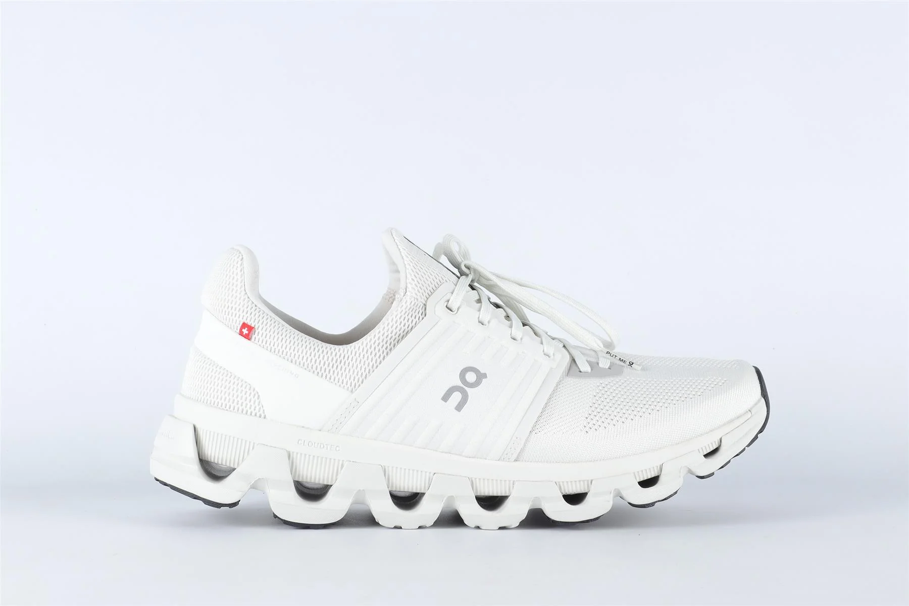 ON WHITE MEN'S CLOUDSWIFT SNEAKERS EU 43 UK 9 US 9.5 - Image 2