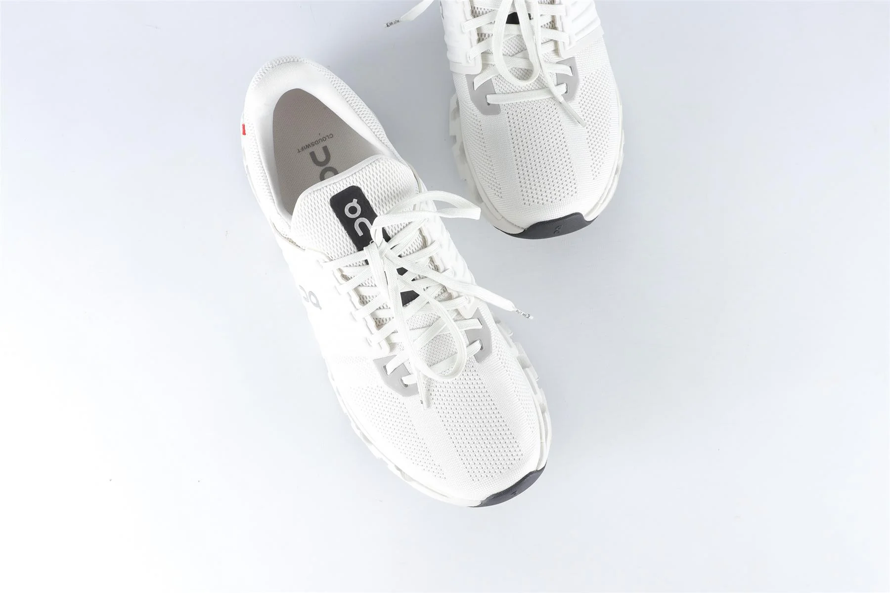 ON WHITE MEN'S CLOUDSWIFT SNEAKERS EU 43 UK 9 US 9.5 - Image 4