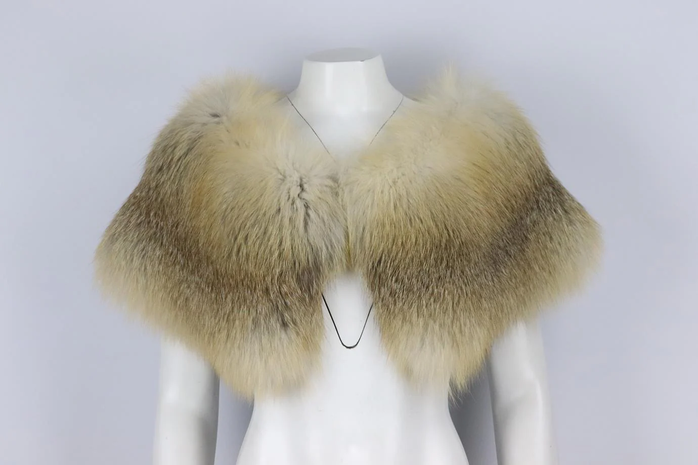 OSCAR DE LA RENTA FOX FUR CAPE SMALL - Image 2