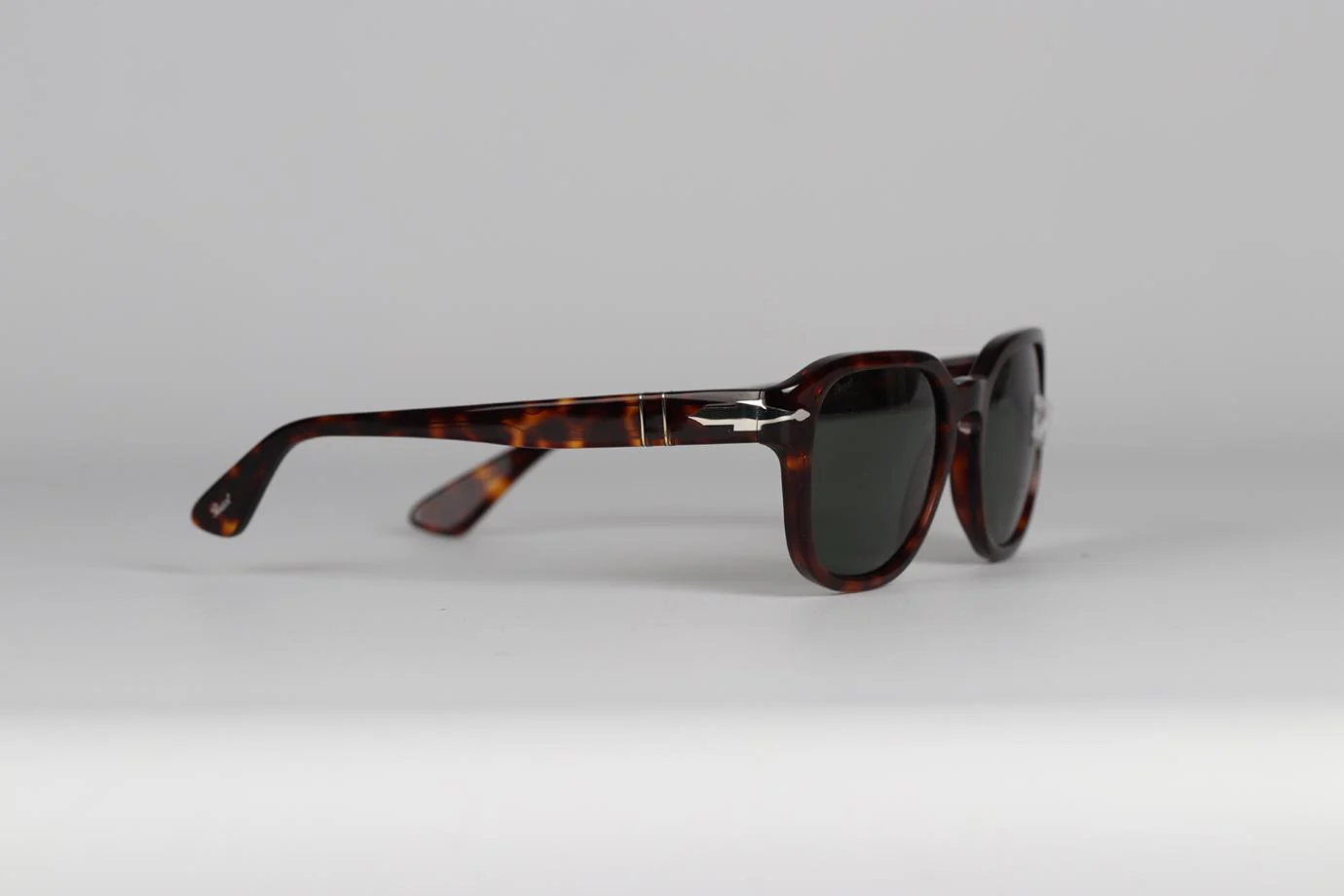PERSOL SQUARE FRAME ACETATE SUNGLASSES - Image 2
