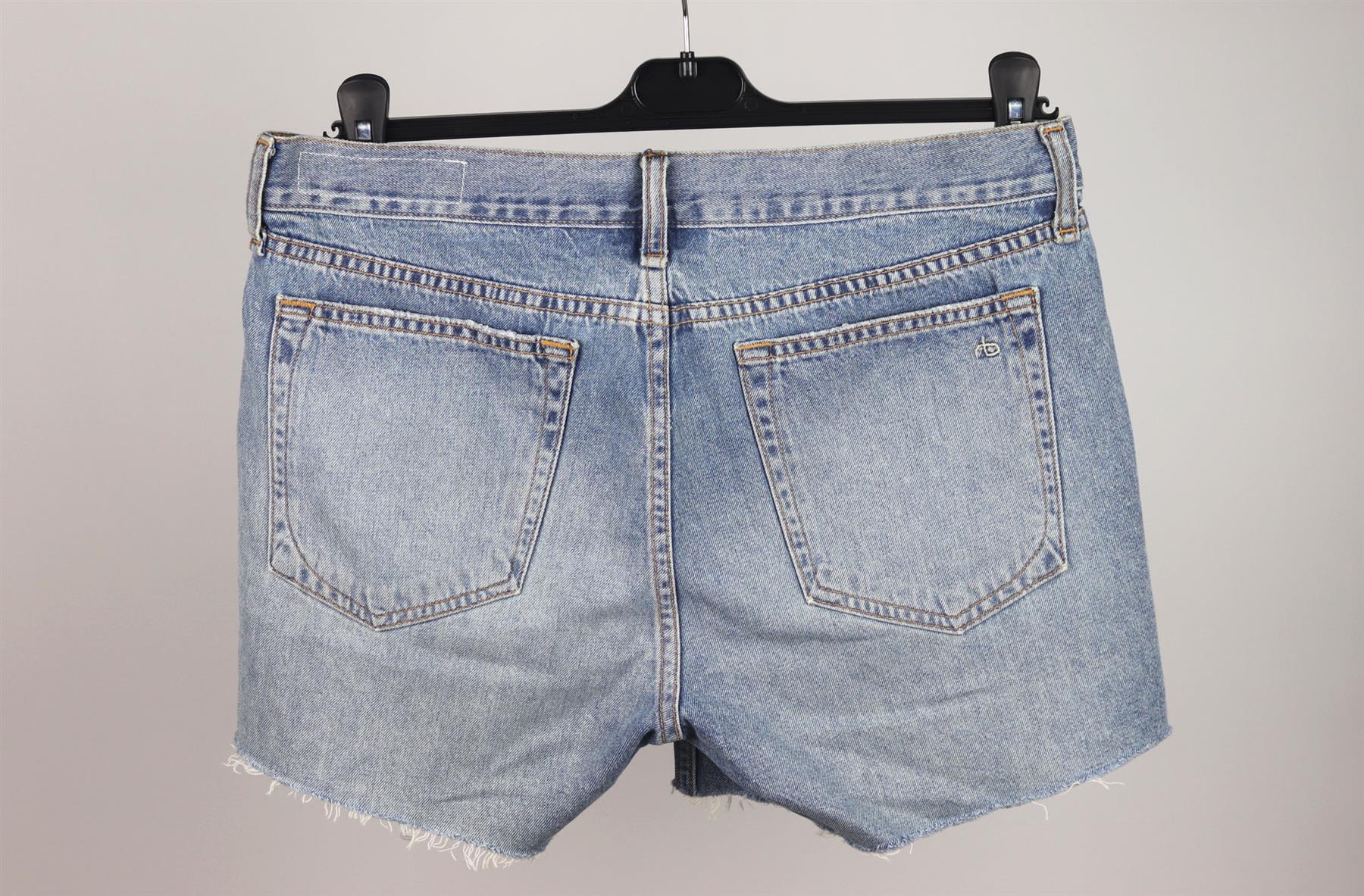 RAG AND BONE/JEAN BOYFRIEND DISTRESSED DENIM SHORTS W26 UK 8 - Image 3