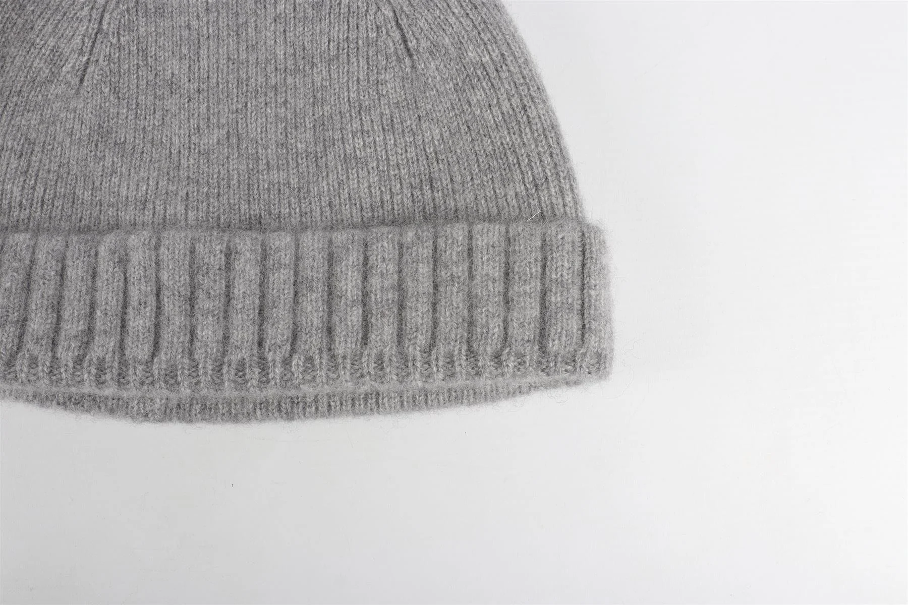 RE/DONE GREY CASHMERE BEANIE - Image 3