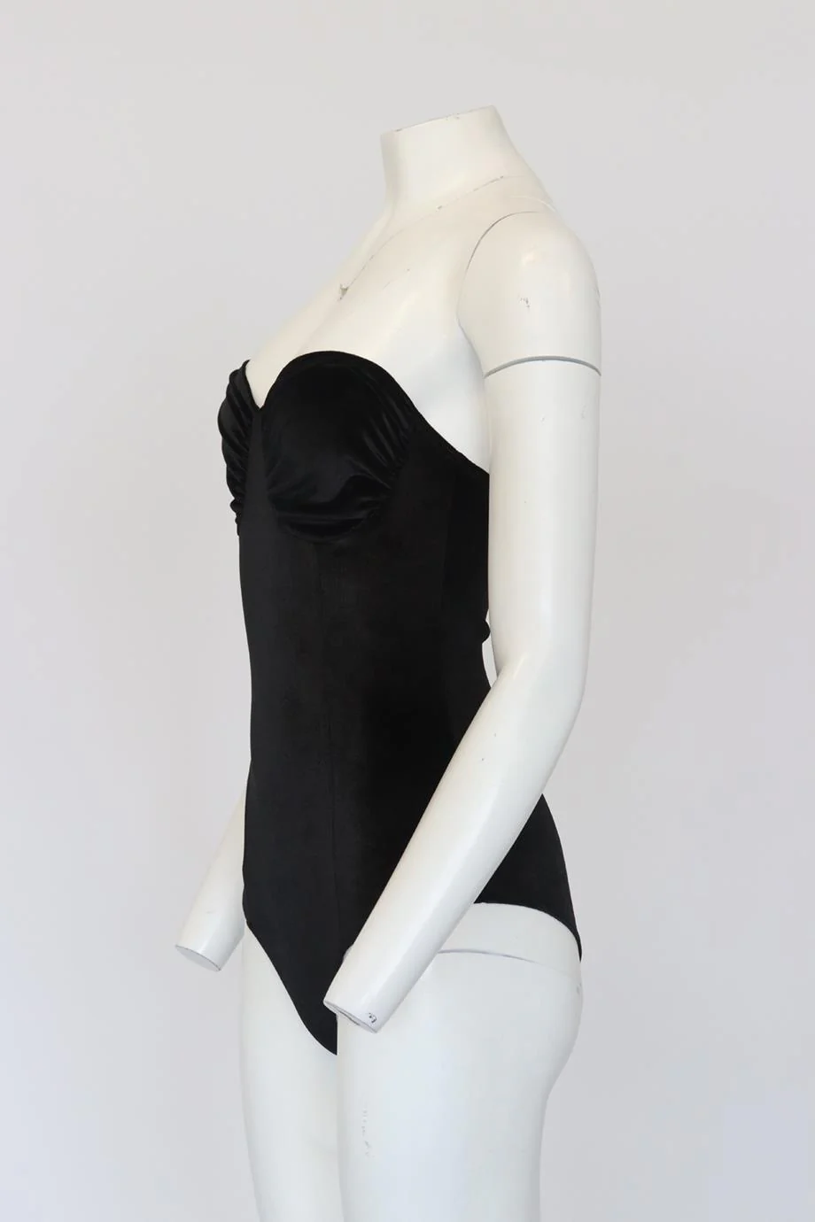 REFORMATION STRAPLESS STRETCH VELVET BODYSUIT SMALL - Image 3