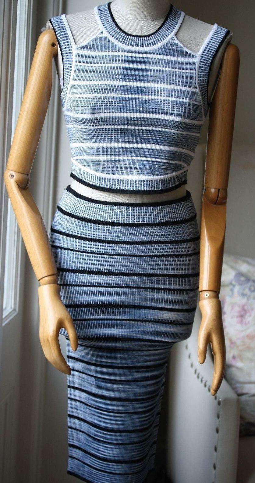 RONNY KOBO WILHELMINA BLUE CROP TOP SMALL - Image 6