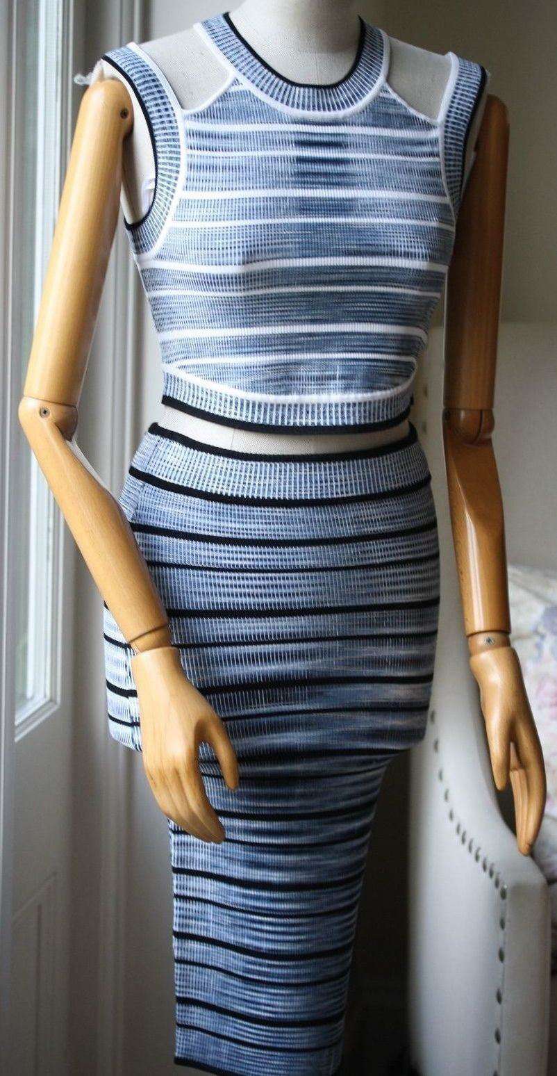 RONNY KOBO WILHELMINA BLUE CROP TOP SMALL - Image 9