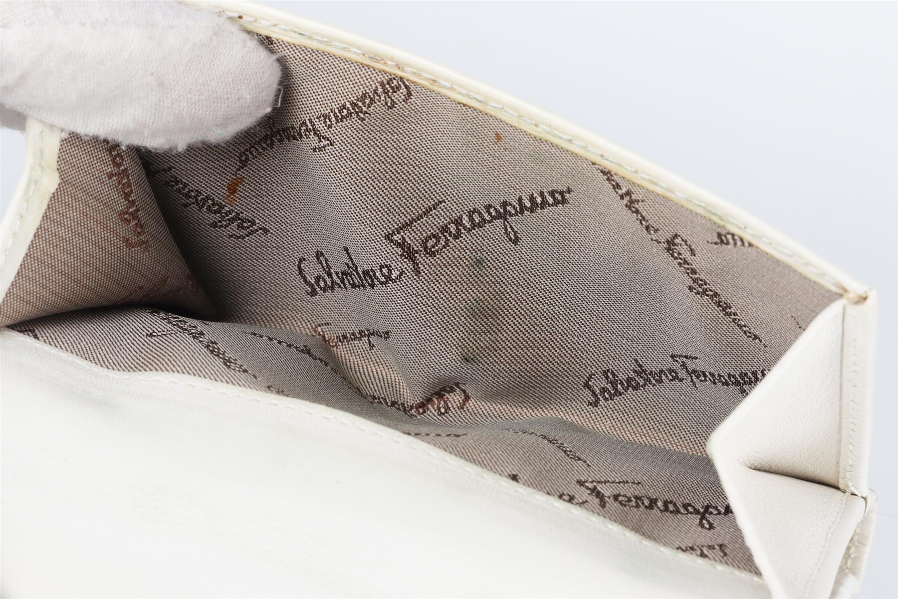SALVATORE FERAGAMO WHITE LEATHER PURSE - Image 11