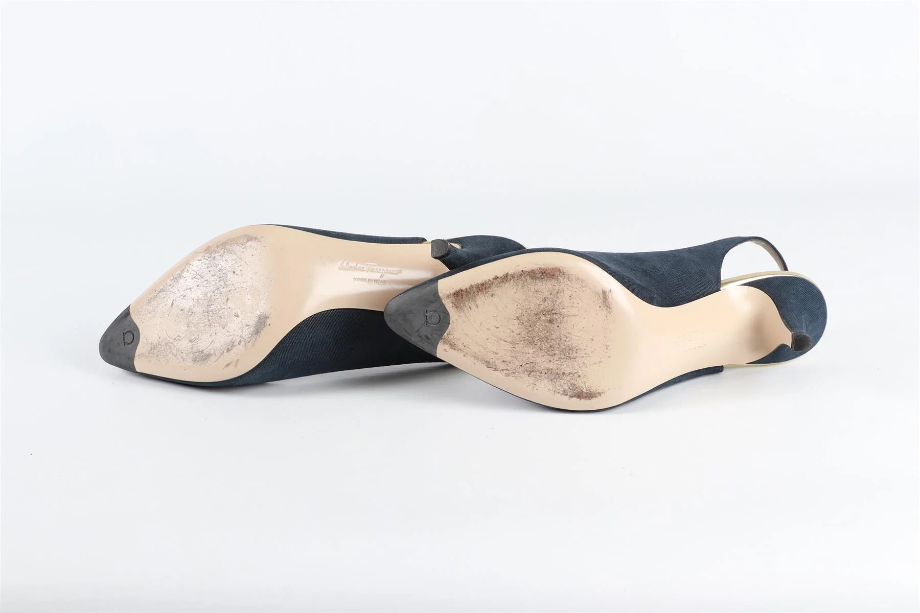 SALVATORE FERRAGAMO BLUE CANVAS SLINGBACK PUMPS - Image 6