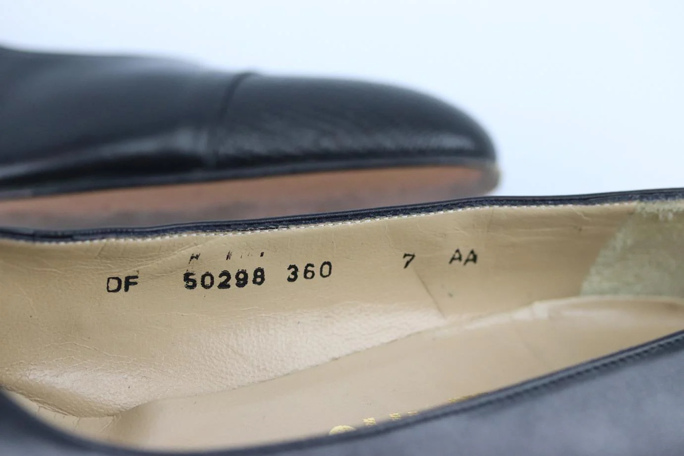 SALVATORE FERRAGAMO VINTAGE LEATHER PUMPS EU 37 UK 4 US 7 - Image 6