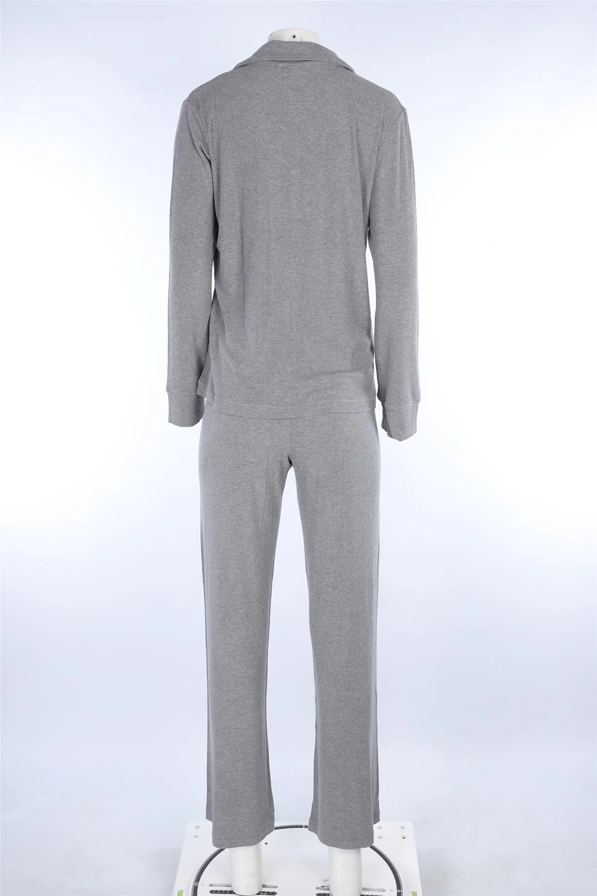 SKIMS GREY PYJAMA SET SMALL - Image 4