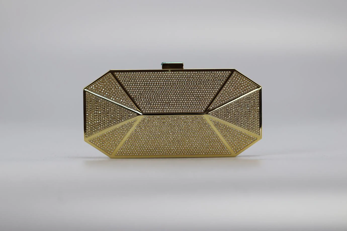 STARK CRYSTAL EMBELLISHED GOLD TONE CLUTCH - Image 4